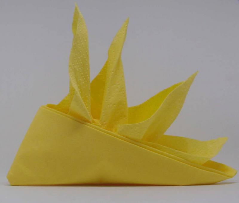 Hajó hajtogatott szalvéta