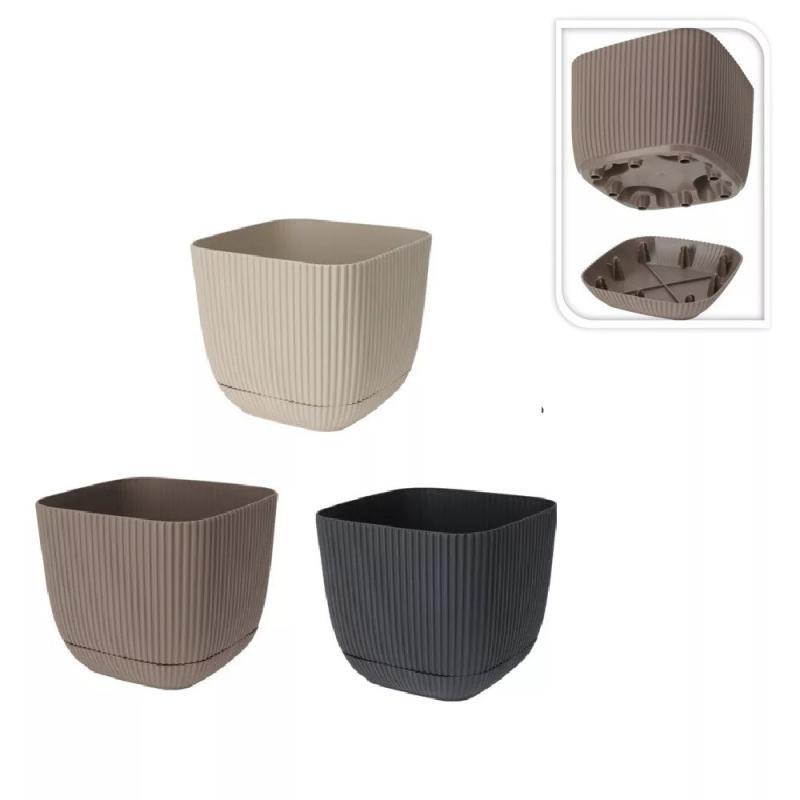 Műanyag kaspó szögletes – mix színek, M (13 × 14,5 cm)