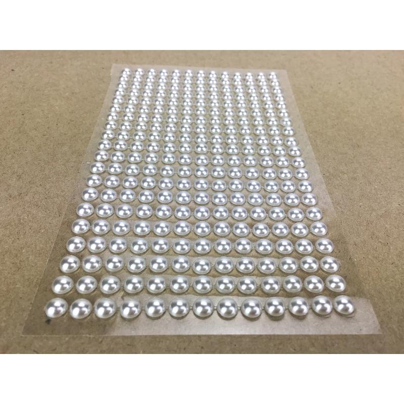 Öntapadós flitter gyöngyök fehér260db/levél 0,5cm
