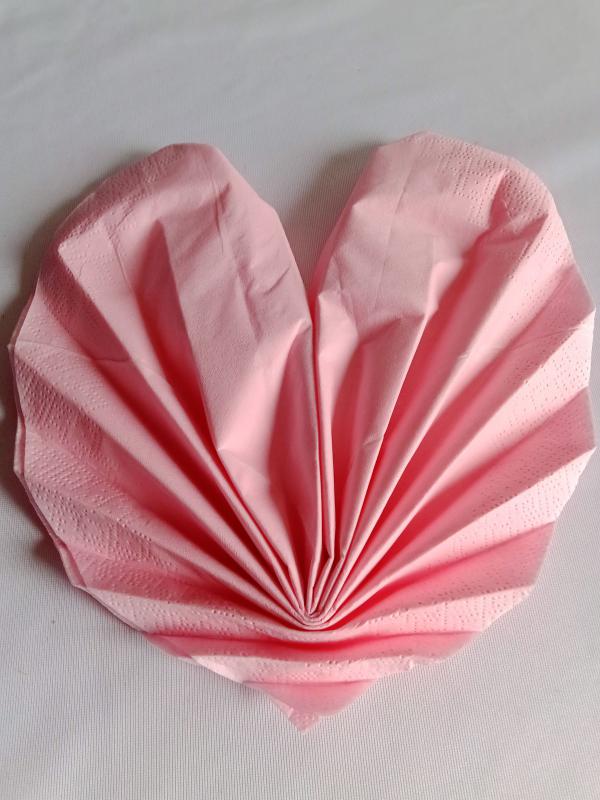 Szív tissue hajtogatott szalvéta 1db