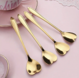 Arany szívecskés kiskanál