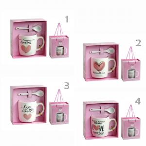 Bögre +kiskanál rózsaszín szív 2dl dísztasakban 4 féle