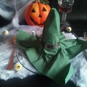 Boszorkány süveg hajtogatott szalvéta