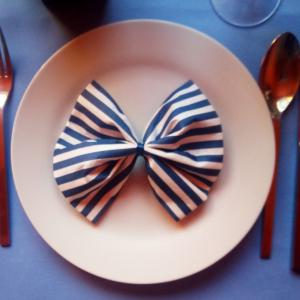 Csokornyakkendő mintás