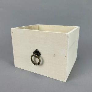 Dekoláda fehér négyzet fém foganytyúval 15x13cmx11