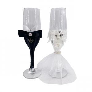 Esküvői pezsgős pohár szett tüll-csipkés strasszköves 22cm