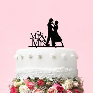 Esküvői tortadísz fekete táncoló pár