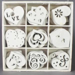 Fa fehér szívek dobozban 90db/doboz