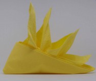 Hajó hajtogatott szalvéta