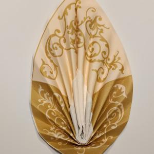 Kétszínű levél mintás