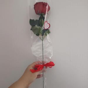 „Örök Szerelem” Valentin napi Selyemrózsa – Azonnali Ajándékcsomagban 1 szál piros