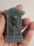 Sírkő halálfejes kézműves gyertya 6x5cm