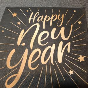 Szalvéta szilveszteri fekete arany felirattal 33x33 20db/csomag