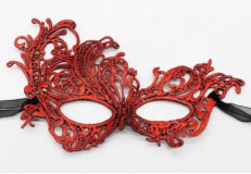 Szemálarc, keményített csipke, piros