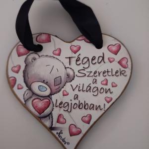 Valentin Napi Ajándék - Szerelmes Ajándék - Téged Szeretlek – Szív Akasztóval macis