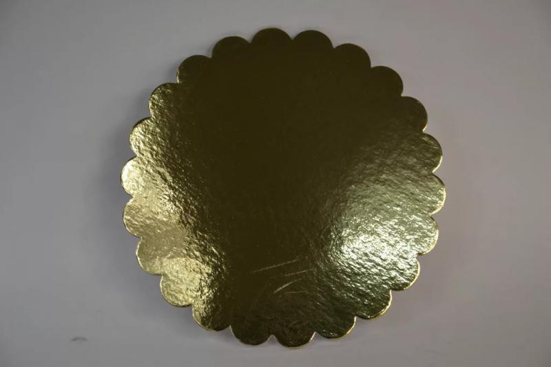 Tortapapír karton tálca fodros szélű 20cm 1db arany színű