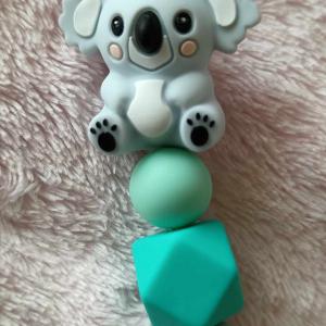 Szilikon cumilánc Türkiz - menta-szürke 3D koala macis