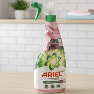 Ariel Diamond Bright Ragyogó  Gyémánt  Folteltávolító Spray Tökéletes megoldás a makacs foltok ellen (750 ml)