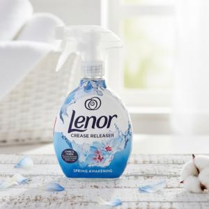 Lenor Crease Releaser – Spring Awakening Gyűrődéskisimító Spray 500 ml