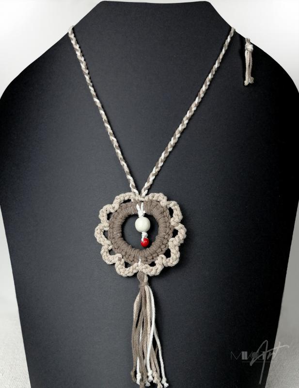 ● Horgolt boho textilnyaklánc virágmedállal●