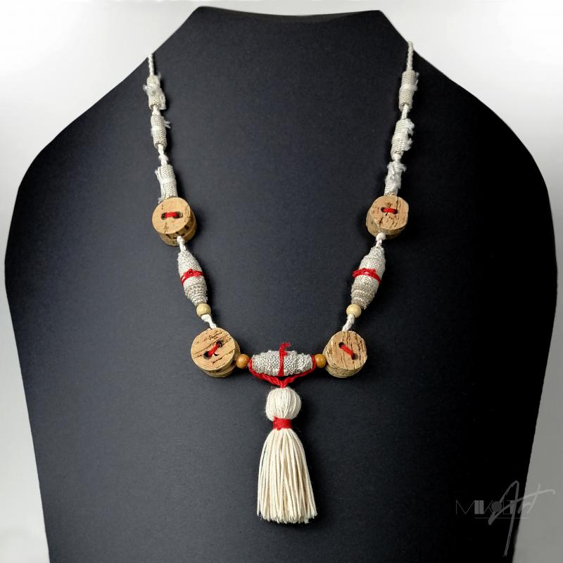 ● Rusztikus nyaklánc textilgyöngyökkel, bojttal●