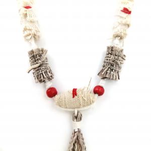 ● Textilnyaklánc varrott textilgyöngyökkel és kis bojttal●