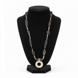 ● Hosszú nyaklánc farmergyöngyökkel, horgolt medállal ●