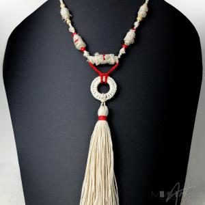 ● Hosszú textilnyaklánc, horgolt medállal, bojttal●