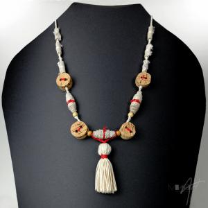 ● Rusztikus nyaklánc textilgyöngyökkel, bojttal●