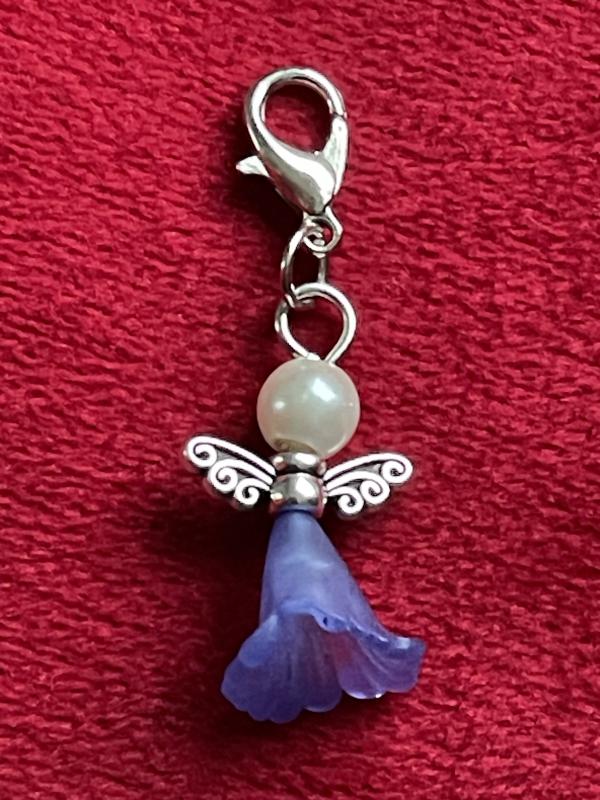 Égi Oltalom – Ezüst és királykék angyal charm dísz kulcstartóhoz