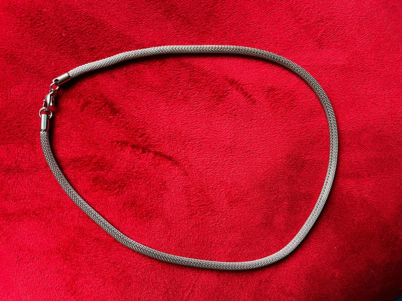 Erő és Tartás – Vastag orvosi acél lánc