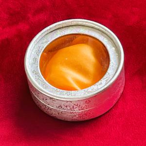 „Ezüst Hold” Kerek Díszdoboz – Selyem Béléssel