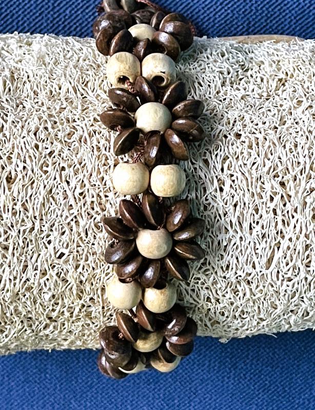 Fa Virág Karkötő – Kézzel Készült Ékszer Természetes Alapanyagokból