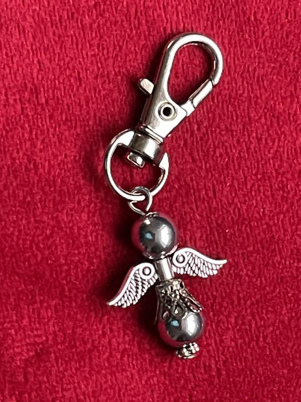 Hematit Őrangyal – Ezüst színű ásvány kulcstartó charm