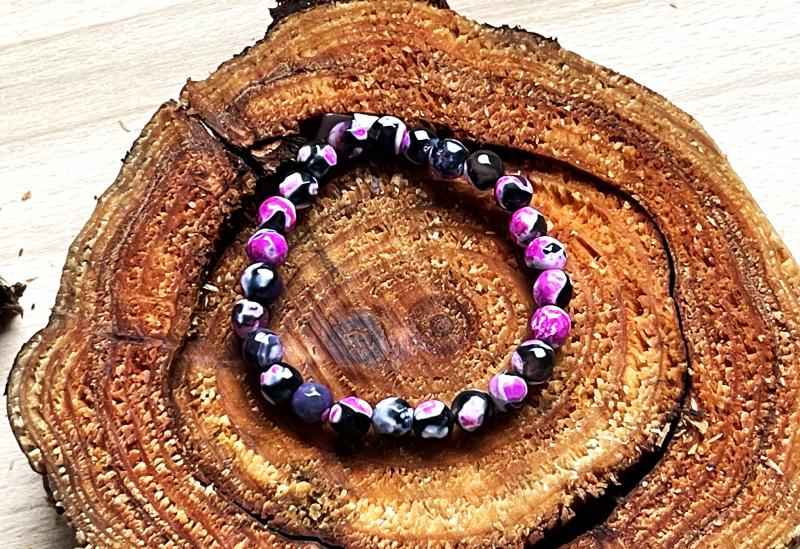 Mini Varázs – Fekete-pink achát gyerek karkötő