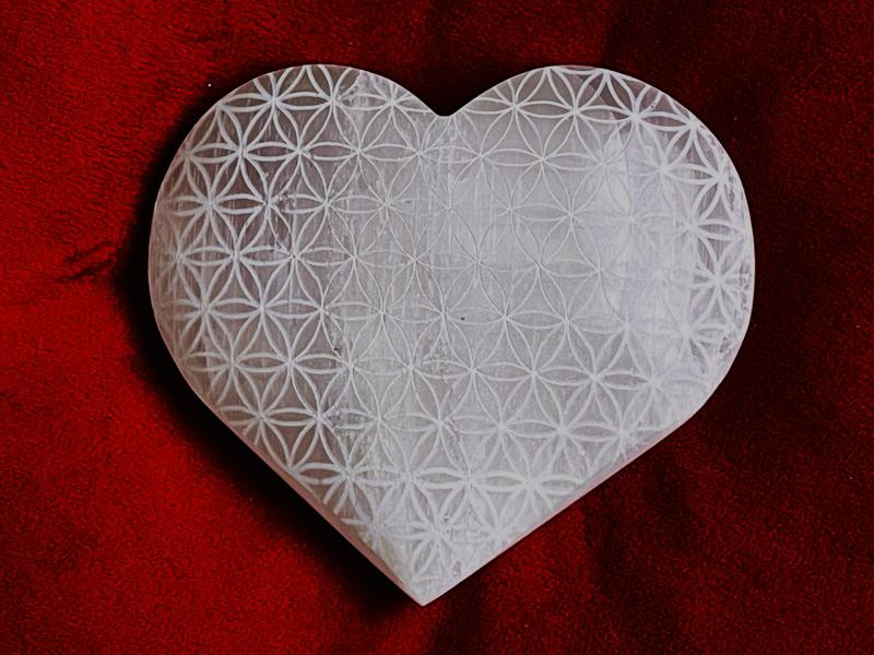 „Szent Geometria” – Életvirágos Szelenit Térharmonizáló Szív (12 cm)