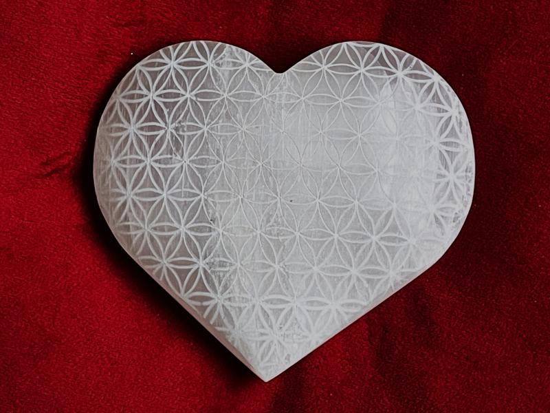 Teremtő Szív – Szelenit szív életvirág motívummal (12 cm)