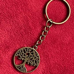 Bronz Életfa Kulcstartó – A stabilitás és növekedés szimbóluma