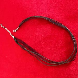 Fekete Organza Nyaklánc – Elegáns Védelem