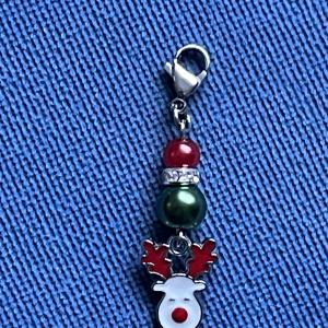 Karácsonyi Rénszarvas – Tűzzománc medál és kulcstartó charm dísz