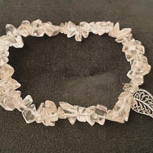 Lombhullató Fény – Természetközeli Hegyikristály Női Karkötő Levél Medállal