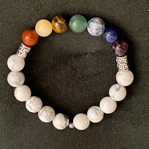 Tiszta Egyensúly – Howlit Férfi Karkötő 7 Csakra Ásvánnyal