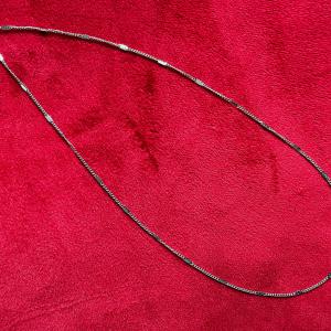 Tiszta Elegancia – Letisztult orvosi acél lánc