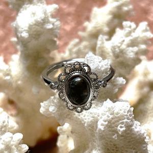 Viharos Elegancia – Állítható Pietersite gyűrű virág foglalatban