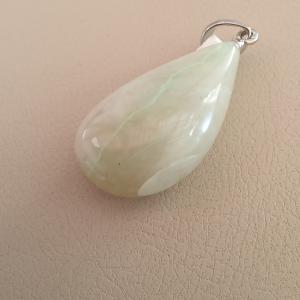 Garnierit csepp medál