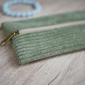 Zöld kord mindentartó