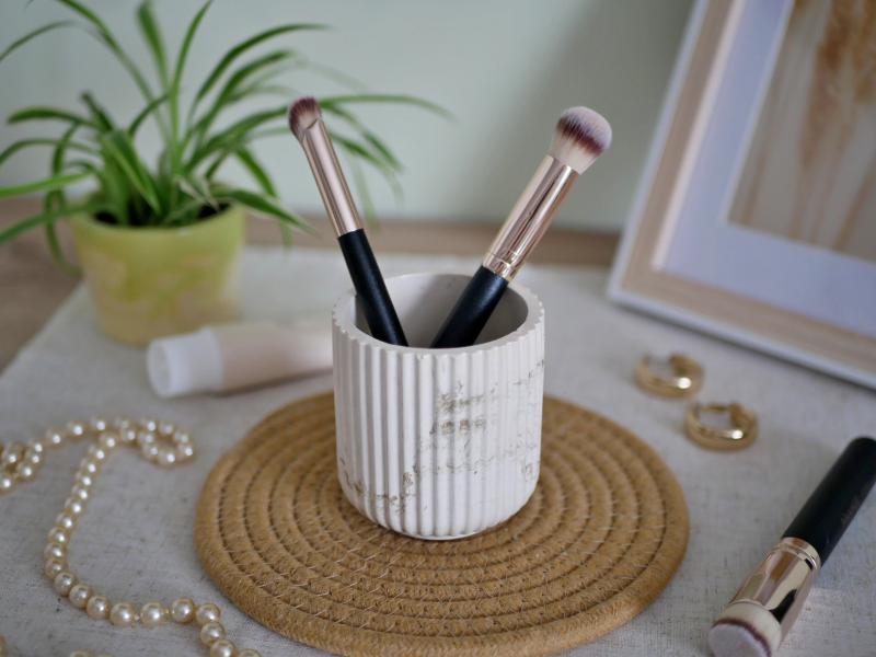 Tartó - sminkeszköz /zöld márványminta