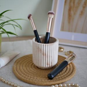 Tartó - sminkeszköz