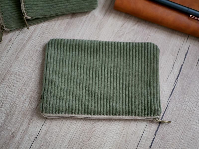 Zöld kord neszesszer