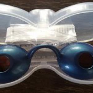 SZOLÁRIUM VÉDŐ SZEMÜVEG LESSION GISS CASE